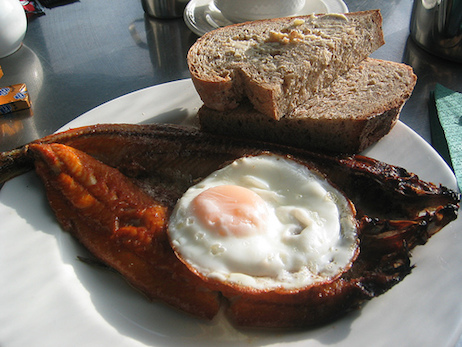photo of full English breakfast including kippers
