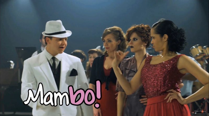 The same scene is shown, with “Mam” in white while "bo!" is now pink with an exclamation mark and slightly larger.